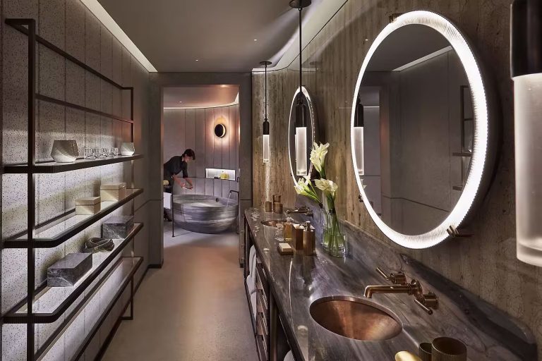 Mandarin Oriental Hong Kong campaign editorial photograph 13 of 13 by Max Zaharenkov in Hong Kong
