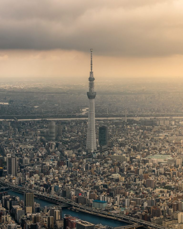 6 Tokyo Night Spots You’ll Never Forget, Max Zaharenkov