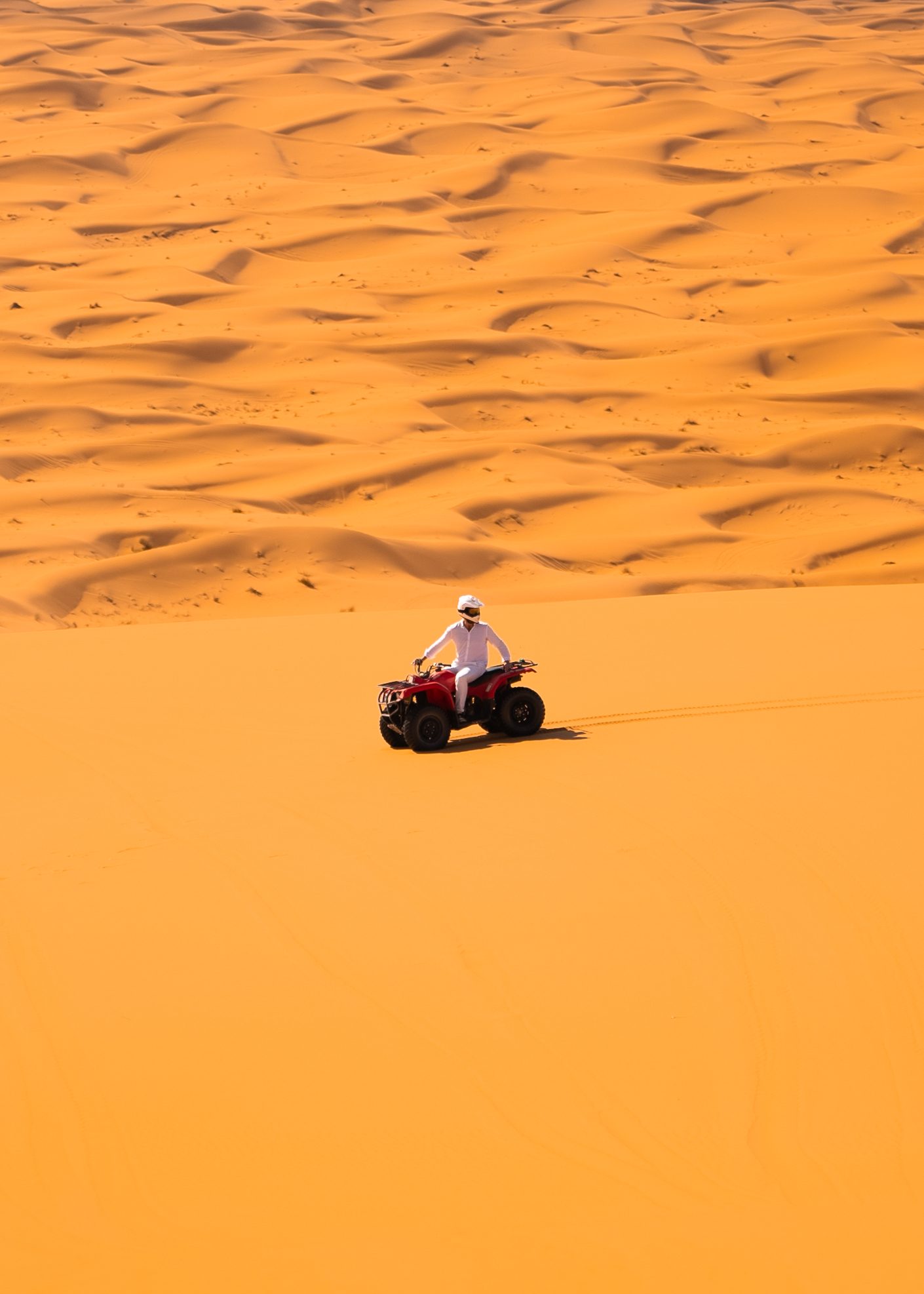 6 Secret Spots in Dubai Tourists Never See, Max Zaharenkov
