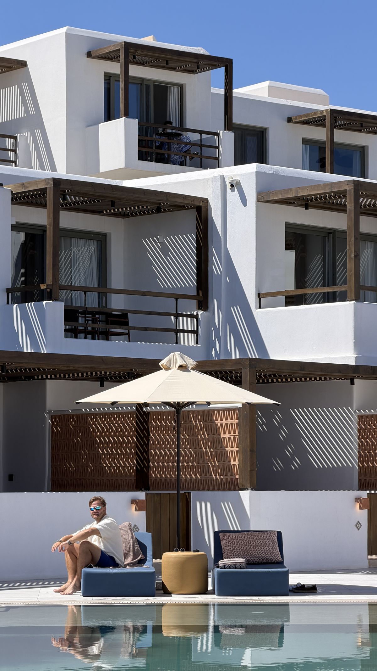 Andronis Minois, Paros, the pool and suites